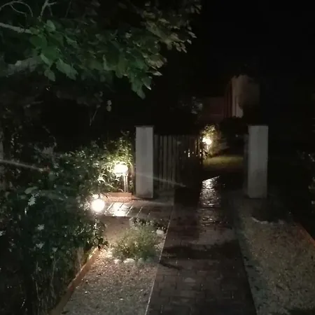Il Piccolo Rifugio - L'angoletto Apartment *